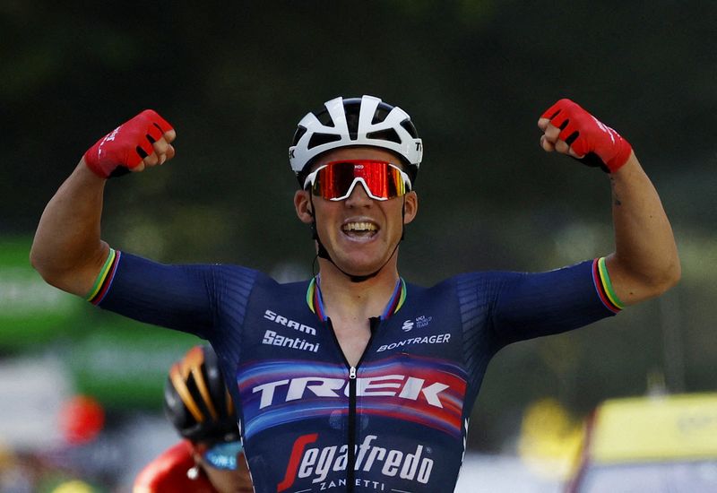 © Reuters. Mads Pedersen s'était déjà imposé sur le Tour de France, également sur la 13e étape/Photo prise le 15 juillet 2022/REUTERS/Gonzalo Fuentes