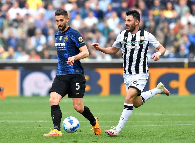 © Reuters. Tolgay Arslan a contribué à la victoire de l'Udinese en inscrivant son premier but de la saison en Serie A. /Photo prise le 1 mai 2022/REUTERS/Jennifer Lorenzini