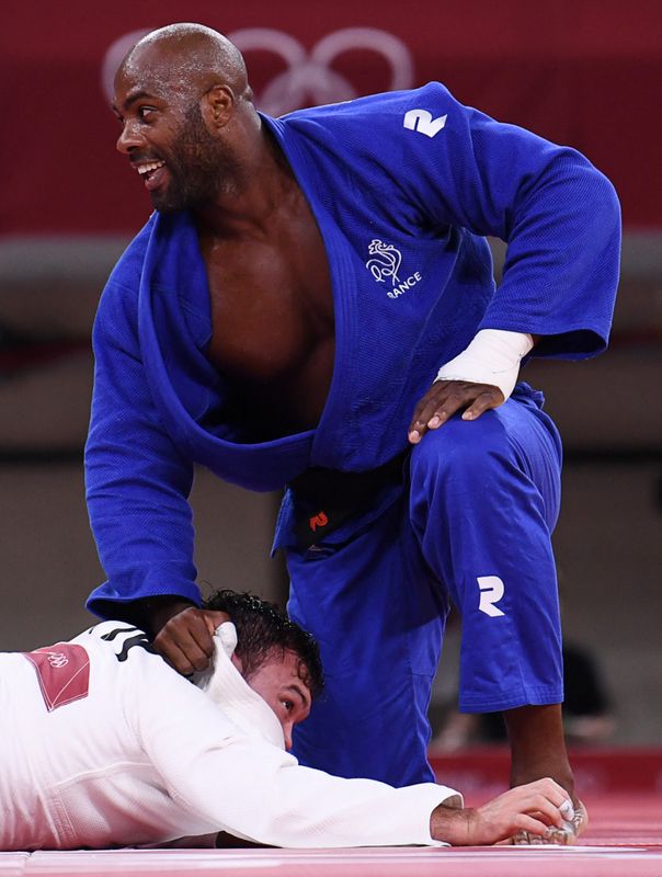 © Reuters. Handicapé par une blessure, Teddy Riner doit renoncer aux Mondieux de judo./Photo prise le 31 juillet 2021/REUTERS/Annegret Hilse