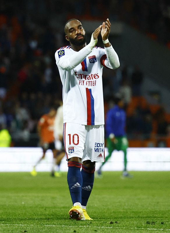 © Reuters. Alexandre Lacazette a inscrit son 6e but de la saison en Ligue 1. /Photo prise le 7 septembre 2022/REUTERS/Stephane Mahe