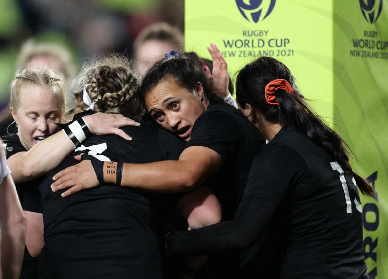 © Reuters. Les Néo-Zélandaises tenteront de décrocher un 6e titre mondial face aux Anglaises. /Photo prise le 5 novembre 2022/REUTERS/David  Rowland