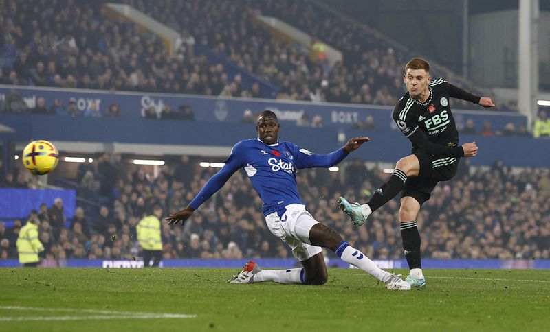 &copy; Reuters. Harvey Barnes a marqué le second but de la victoire de Leicester contre Everton./Photo prise le 5 novembre 2022/REUTERS/JASON CAIRNDUFF