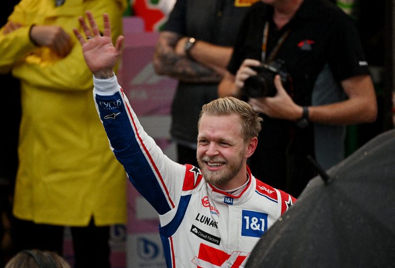 &copy; Reuters. Première pole position dans la carrière de Kevin Magnussen./Photo prise le 11 novembre 2022/REUTERS/NELSON ALMEIDA