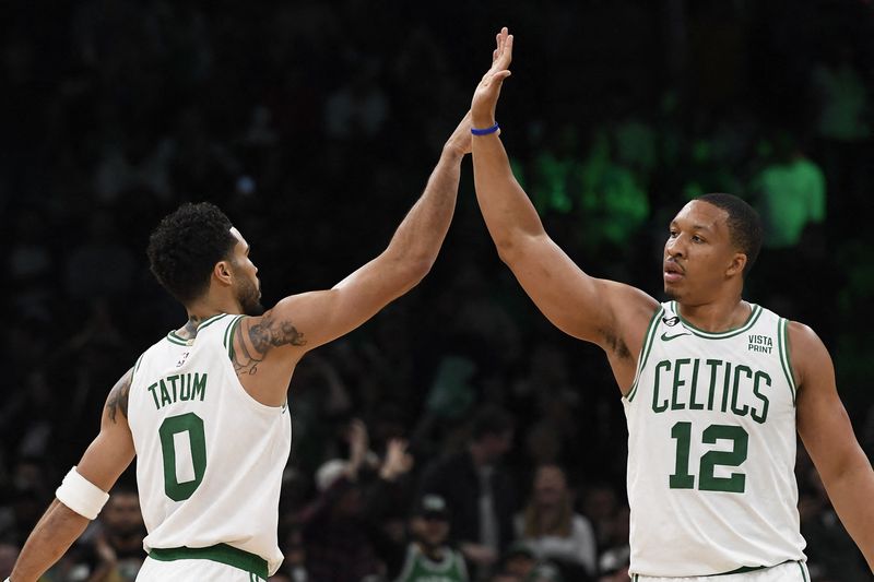 © Reuters. Les Celtics affichent un bilan de onze victoires pour trois défaites/Photo prise le 10 novembre 2022/REUTERS/Bob DeChiara