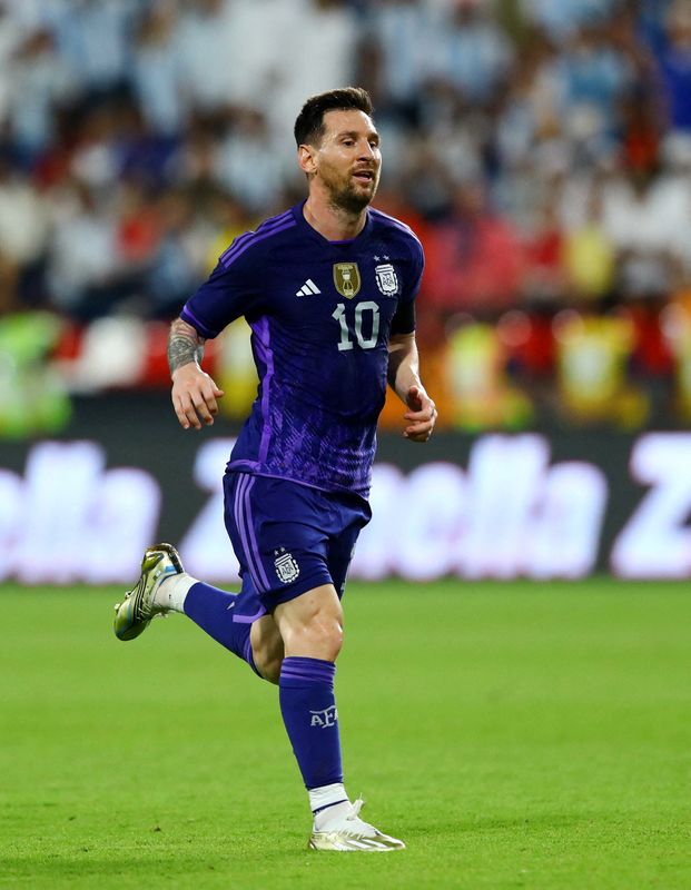 © Reuters. Lionel Messi rêve de remporter son deuxième titre consécutif avec sa sélection après la Copa America en 2019/Photo prise le 16 novembre 2022/REUTERS/AMR ALFIKY