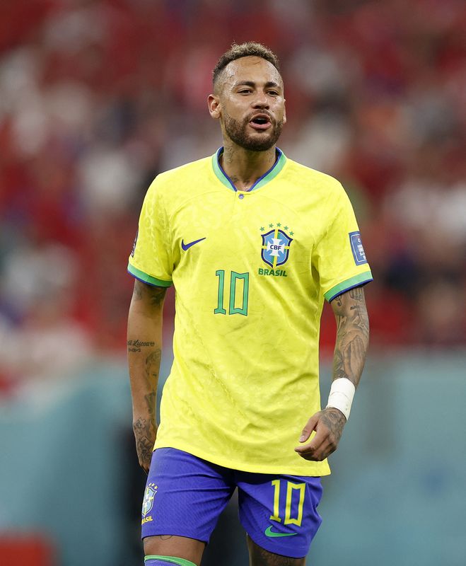 Le Brésil domine la Serbie, Neymar sort sur blessure