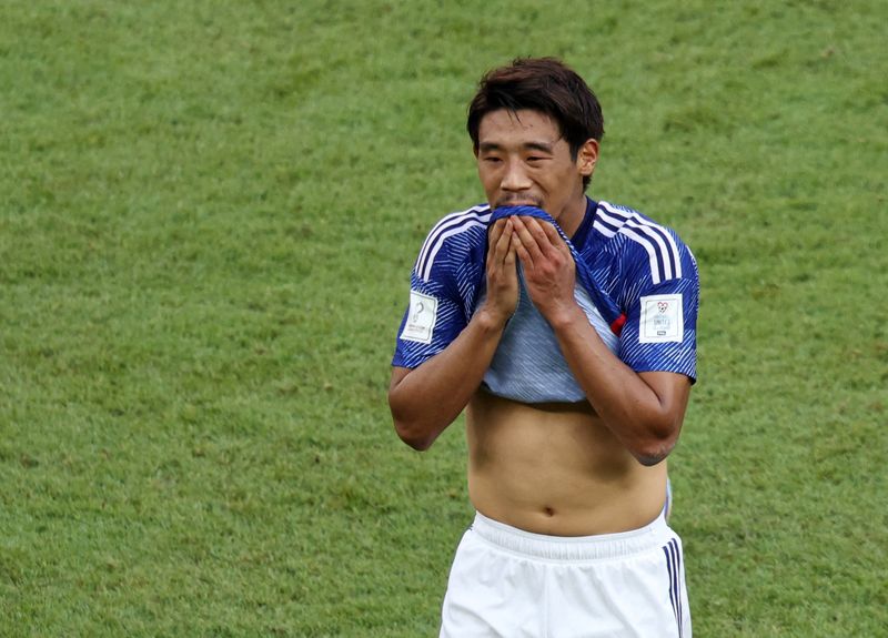 © Reuters. Le Japonais Hidemasa Morita à la fin du match contre le Costa Rica.  /Photo prise le 27 novembre 2022/REUTERS/Marko Djurica