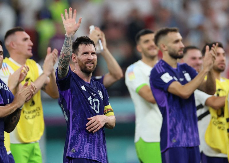 &copy; Reuters. Malgré un penalty manqué, Lionel Messi a été très bon lors de la victoire de l'Argentine contre la Pologne./Photo prise le 30 novembre 2022/REUTERS/PEDRO NUNES