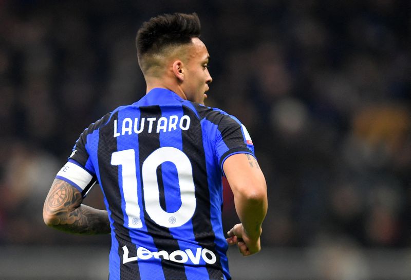 © Reuters. Lautaro Martinez a offert la victoire à l'Inter avec son 12e but de la saison.  /Photo prise le 31 janvier 2023/REUTERS/Daniele Mascolo