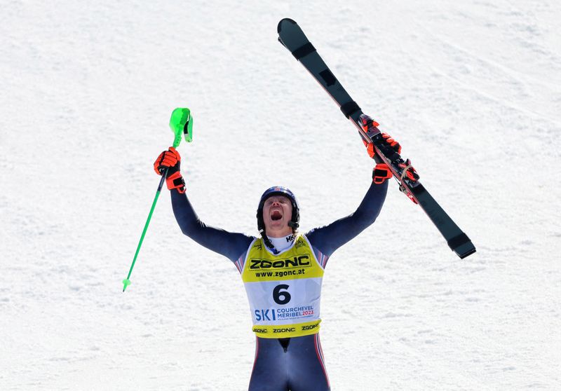 © Reuters. Henrik Kristoffersen s'est adjugé le 2e titre mondial de sa carrière sur ce slalom de Courchevel. /Photo prise le 19 février 2023/REUTERS/Denis Balibouse