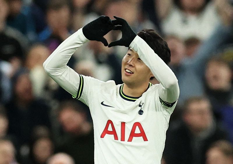 © Reuters. Heung-Min Son a contribué à la victoire de Tottenham en inscrivant son 5e but de la saison en Premier League. /Photo prise le 19 février 2023/REUTERS/David Klein