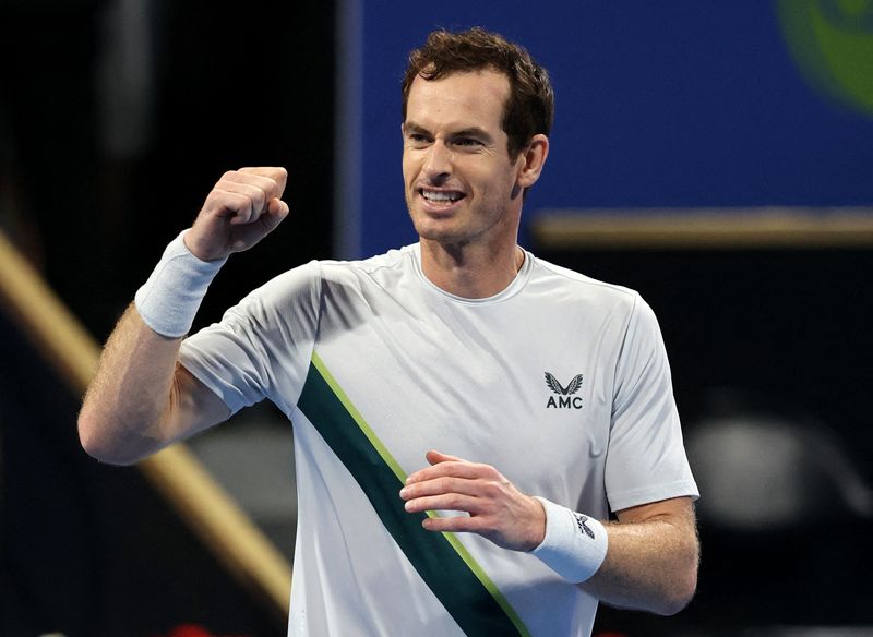 © Reuters. Le poing serré, Andy Murray savoure son retour au plus haut niveau.        /Photo prise le 24 février 2023/REUTERS/Ibrahem Alomari
