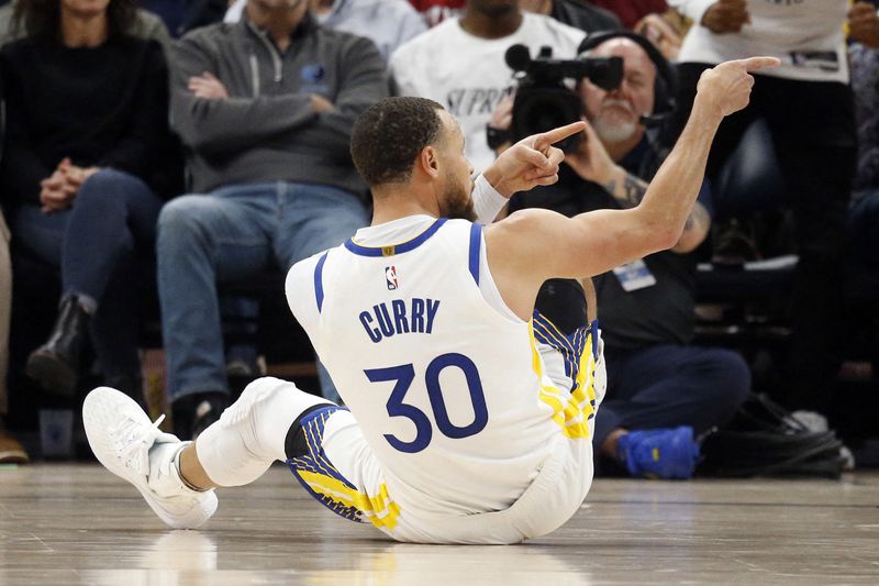 &copy; Reuters. Stephen Curry a insisté impuissant à la défaite de sa formation. /Photo prise le 10 mars 2023/REUTERS/USA Today Sports