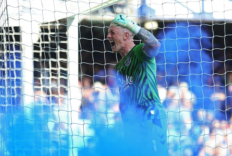 &copy; Reuters. La rage de Jordan Pickford après le but de Doucouré, synonyme de maintien pour Everton./Photo prise le 28 mai 2023/REUTERS/Carl Recine