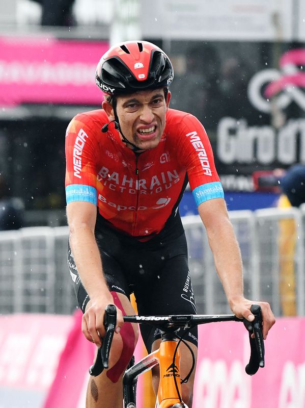 © Reuters. Le Suisse Gino Mäder avait notamment remporté la sixième étape du Tour d'Italie 2021.  /Photo prise le 13 mai 2021/REUTERS/Jennifer Lorenzini