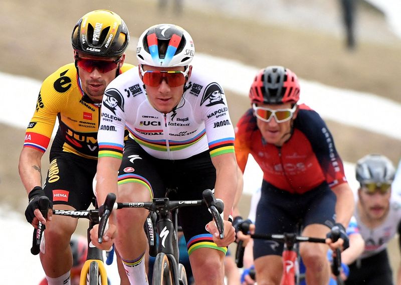 © Reuters. Le champion du monde Remco Evenepoel a signé la 44e victoire de sa carrière sur cette septième étape du Tour de Suisse. /Photo prise le 12 mai 2023/REUTERS/Jennifer Lorenzini