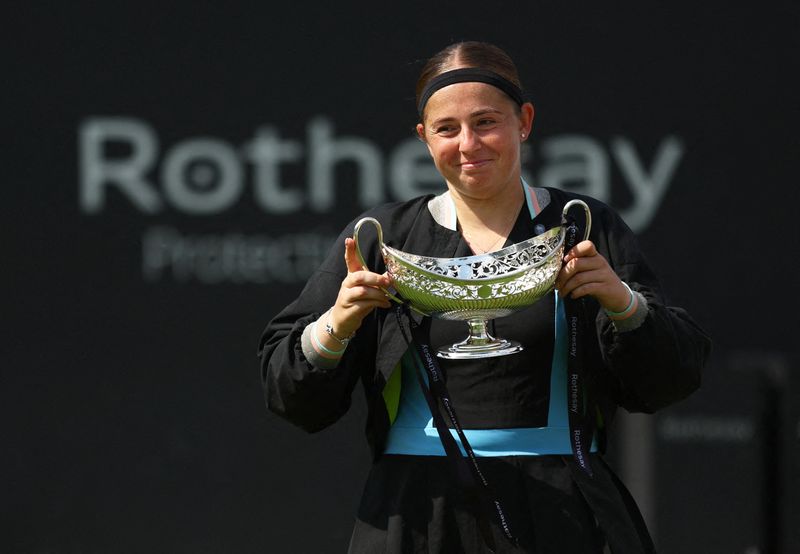 © Reuters. Jelena Ostapenko remporte son premier titre depuis février 2022. /Photo prise le 25 juin 2023/REUTERS/Carl Recine
