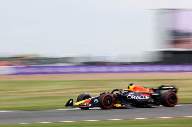 &copy; Reuters. Max Verstappen décroche sa septième pole position cette saison, la cinquième d'affilée.   /Photo prise le 8 juillet 2023/REUTERS/Molly Darlington