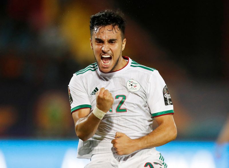 © Reuters. L'Algérien Adam Ounas a marqué le deuxième but Lillois /Photo prise le 1 juillet 2019/REUTERS/Amr Abdallah Dalsh