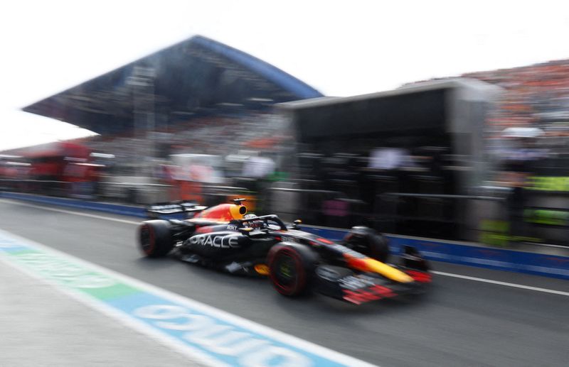 &copy; Reuters. Verstappen va tenter de gagner son 9e Grand Prix consécutif cette saison. /Photo prise le 25 août 2023/REUTERS/YVES HERMAN
