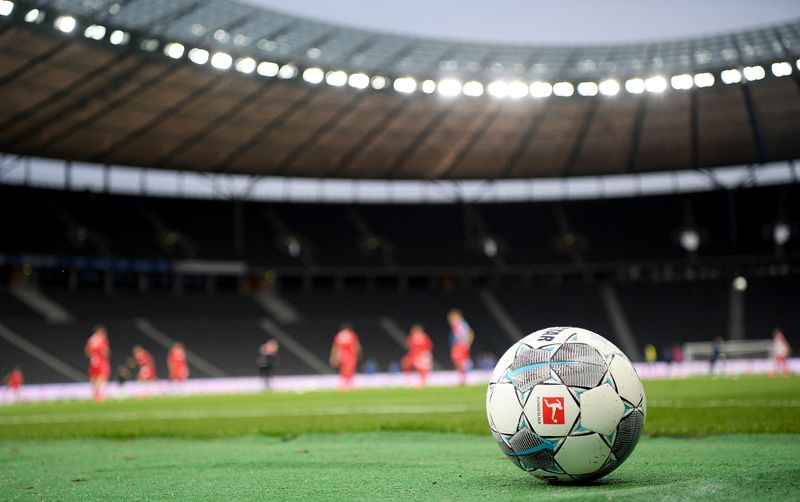 © Reuters. Dortmund ira à Fribourg dans 2 semaines. Heidenheim accueillera le Werder.  /Photo prise le 22 mai 2020/REUTERS/POOL New