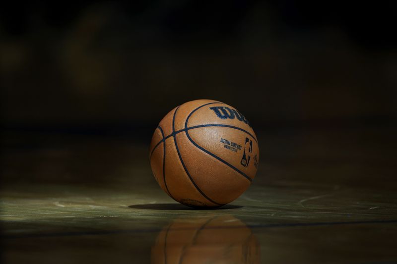 &copy; Reuters. La saison NBA débute le 24 octobre. /Photo prise le 13 avril 2022/REUTERS/USA TODAY USPW