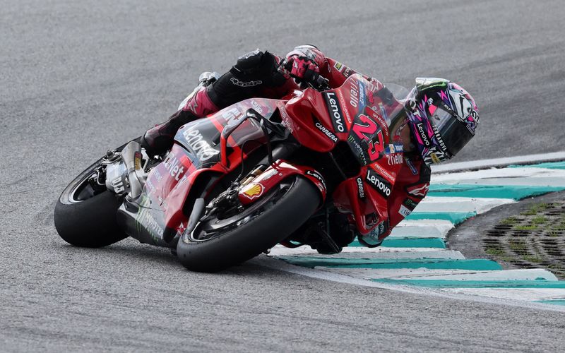 &copy; Reuters. Bastianini (Ducati) remporte le GP de Malaisie. /Photo prise le 12 novembre 2023/REUTERS/HASNOOR HUSSAIN