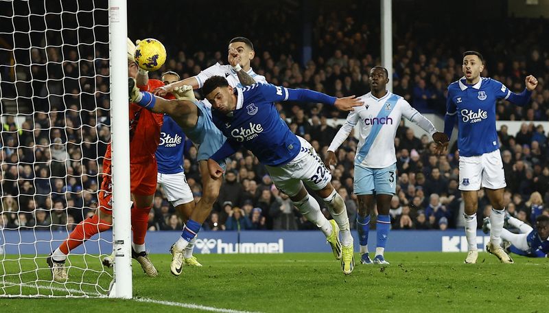 &copy; Reuters. Everton n'a gagné qu'un de ses douze derniers matchs     /Photo prise le 19 février 2024/REUTERS/JASON CAIRNDUFF