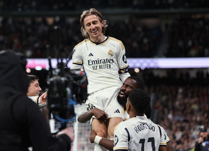 &copy; Reuters. Luka modric délivre le Real Madrid à la 81e minute. /Photo prise le 25 février 2024/REUTERS/VIOLETA SANTOS MOURA