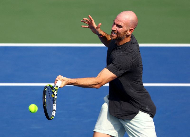 &copy; Reuters. Adrian Mannarino sort dès le premier tour de l'ATP 500 de Dubaï /Photo prise le 26 février 2024/REUTERS/RULA ROUHANA