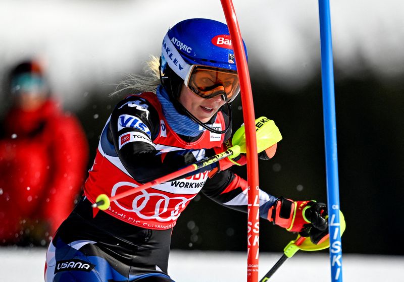 &copy; Reuters. Mikaela Shiffrin s'impose lors de la première manche du slalom dames./Photo prise le 10 mars 2024/REUTERS/TT News Agency