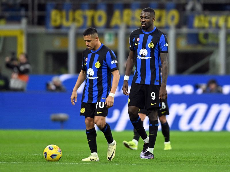 &copy; Reuters. Malgré le nul concédé, l'Inter est loin devant avec 14 points de plus que l'AC Milan /Photo prise le 17 mars 2024/REUTERS/Daniele Mascolo