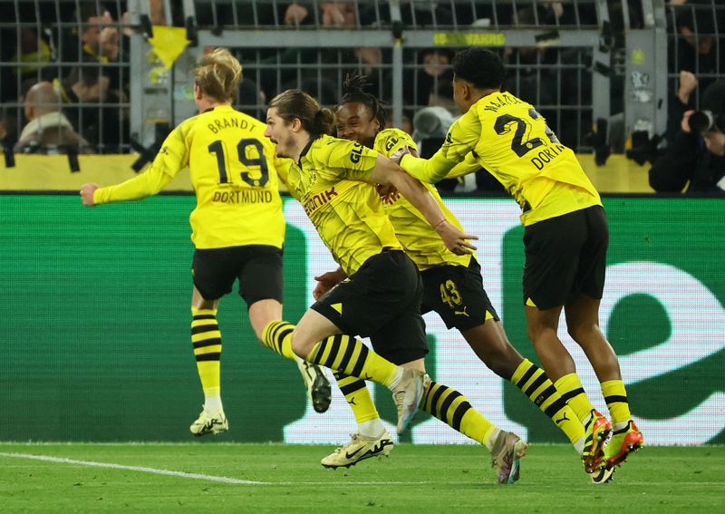&copy; Reuters. Direction les demi-finales face au PSG pour le Borussia Dortmund/Photo prise le 16 avril 2024/REUTERS/Wolfgang Rattay